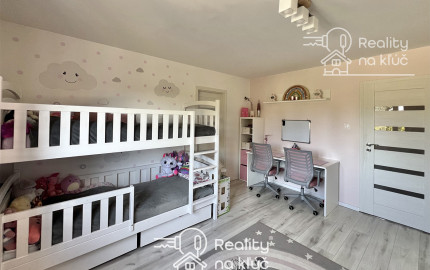 Na predaj moderne zrekonštruovaný 3-izbový byt so záhradkou