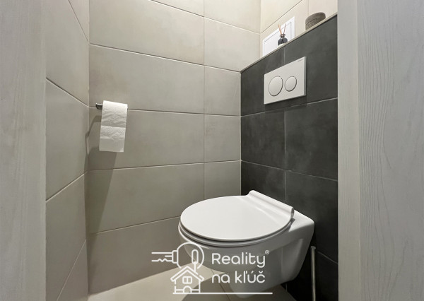 Na predaj moderne zrekonštruovaný 3-izbový byt so záhradkou